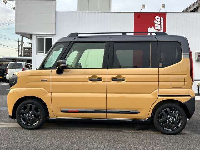 新車・中古車どちらもお買い求め頂けます！新車・登録（届出済）未 使用車を中心に、高年式のお車を展示しております！旧車・希少車も扱います。【無料電話】0078-6003-060214