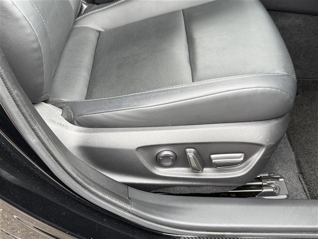 納車前に内外装のクリーニングをいたします。各種コーティング（別途有料）もご用意しておりますので、是非ご相談ください。