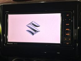 【純正ナビ】人気の純正ナビを装備。オーディオ機能も充実しており、Bluetooth接続すればお持ちのスマホやMP3プレイヤーの音楽を再生可能！毎日の運転がさらに楽しくなります！！