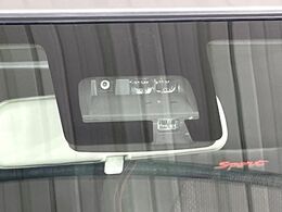 【スズキ　セーフティサポート】走行中に前方の車両等を認識し、衝突しそうな時は警報とブレーキで衝突回避と被害軽減をアシスト。より安全にドライブをお楽しみいただけます。