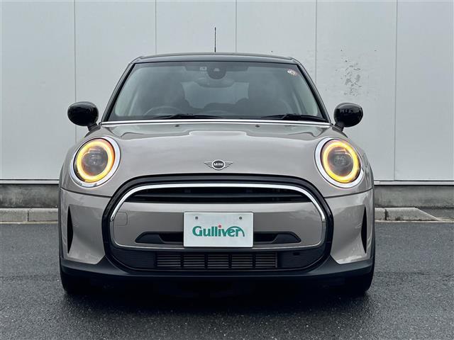 気になる車はすぐにお問い合わせください！画面右側の0066から始まる無料ダイヤルからお問い合わせ下さい！専門スタッフがお車のご質問にお答えいたします！