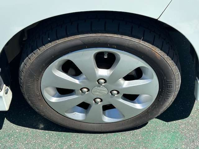 新品タイヤやスタッドレスタイヤのご希望の方は、お知らせ下さい。車種に合わせたサイズをお調べしてご提案させていただきます。
