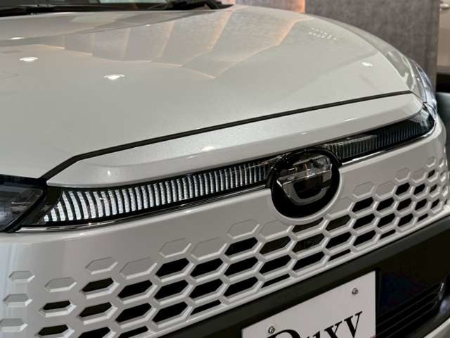 迫力のフロントフェイス☆彡皆様のセンスで素敵なお車に仕上げてください☆彡　私たちはドレスアップ、カスタムのお手伝いをさせて頂きます。　じっくりしっかりご意見を伺いながら素敵なお車に仕上げて参ります☆彡