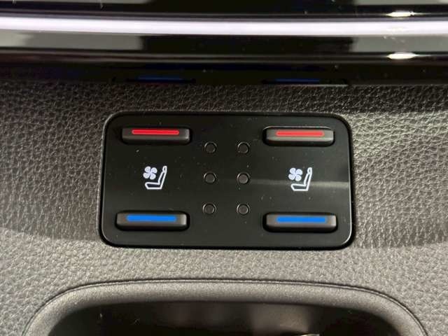 フロントシートはシートヒーター、クーラー付☆暑い夏も寒い冬も快適にお過ごしいただけます☆Duxy可児店で上質なお車をお探し下さい！お客様の素敵なカーライフ、お客様の世界に一つのお車をご用意させて頂きます。