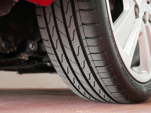 新品のタイヤに交換済みです。