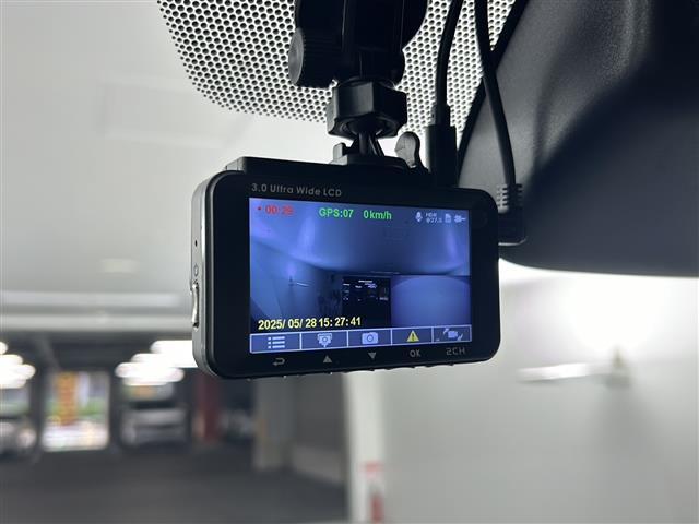 【ドライブレコーダー】映像・音声などの運転中の記録を残します。事故などを起こした起こされた時の証拠になりえますので、もしも時でも安心ですね。