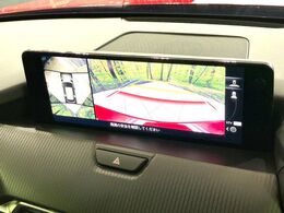 【360°ビューモニター】専用のカメラにより、上から見下ろしたような視点で360度クルマの周囲を確認することができます☆死角部分も確認しやすく、狭い場所での切り返しや駐車もスムーズに行えます。
