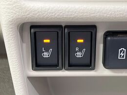 【シートヒーター】寒い日に重宝するシートヒーター！エアコンより早く温まってくれるので寒がりの人も安心ですね♪エアコンの温風は乾燥するから苦手、という方にもをおすすめです。