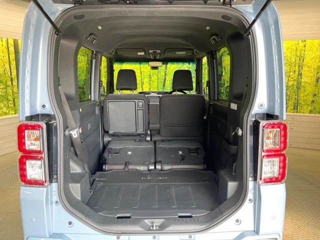 普段のお買い物や通勤、送迎等に十分な荷室スペースを確保しております。セカンドシートを倒すと、大きな荷物の積載も可能です♪