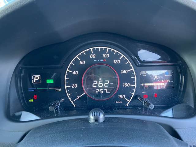 当社では車のヘッドライトやホイールまでコーティングできる「まるごとガラスコート」をご用意しております☆日産プリンス兵庫限定のコーティングを是非この機会に♪