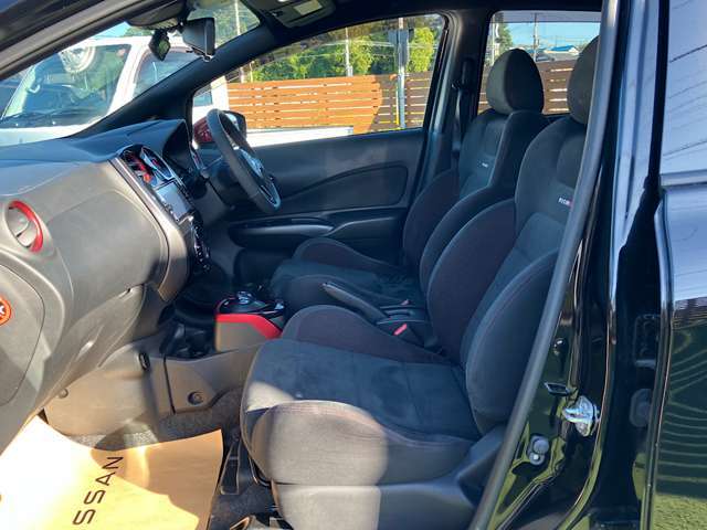 お子様連れのご家族も安心してご来店頂ける様にキッズコーナーもご用意しております☆楽しいおもちゃもたくさんございます♪ミニカーに乗れちゃうかも！？