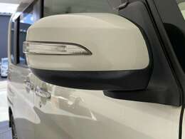 【ドアミラー】大きくて見やすいので、後方を見るときも安心です！