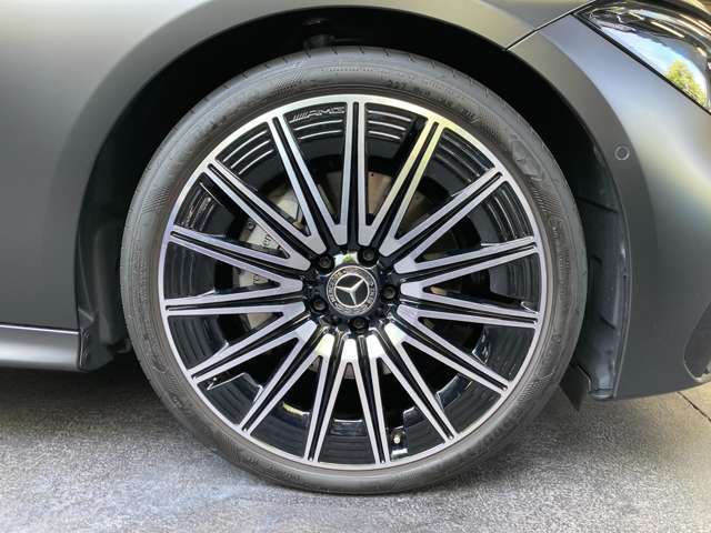 メルセデス・ベンツの定める厳しい基準をクリアしたお車のみをご案内させて頂きます。「認定中古車」は納車前整備がポイントです。販売するに相応しい車両の選定と、納車前整備に力を注いでおります。