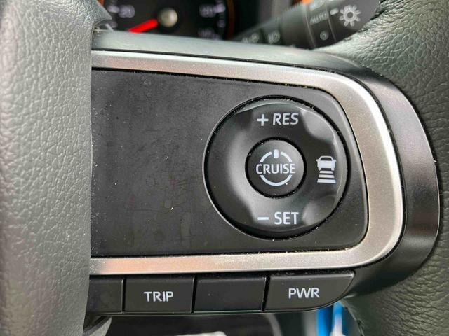 3.「認定中古車カルテ」は、走行距離や修復歴に加えてキズ・凹みの有無・状態や消耗品の交換、過去の整備状況がわかります。