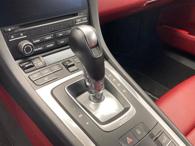 気になる箇所や、画像のリクエストなどお気軽にオートステージ堺のプレミアムカー専門スタッフにお問い合わせください。TEL：072-224-4908
