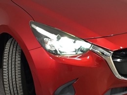 【HIDヘッドライト】夜道や雨天走行が明るく視界良好！！HID（ディスチャージ）ヘッドライト装備です！安心ドライブを楽しんで下さい♪明るいほうが、運転疲労を軽減できます♪