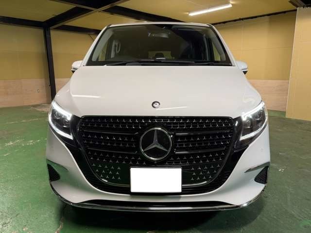 センターコンソール、電動スライドウィンドウ、アルパインフリップダウンモニター