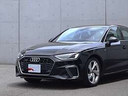 ●Audiが最初に採用したLEDポジショニングランプ。シャープなラインで昼間でも点けていたいと思うほど上品でオシャレです。夜間走行時はさらに目立ちます！