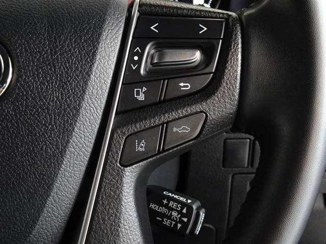 トヨタが誇る衝突被害軽減ブレーキとペダル踏み間違い防止装置を搭載したサポカーS車です。レーダークルーズコントロールも装備してます。