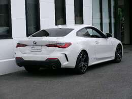 名鉄AUTOオリジナルコーティングMコートをはじめウインドフィルム施工、ドライブレコーダー取付、BMWパフォーマンスアクセサリーなど各種承ります。