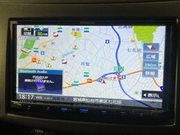【ナビゲーション】目的地までしっかり案内してくれる使いやすいナビ。Bluetooth接続すればお持ちのスマホやMP3プレイヤーの音楽を再生可能！毎日の運転がさらに楽しくなります！！