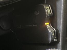 【ETC】高速道路の料金所をストレスなく通過！話題のスポットやサービスエリアに多い「スマートIC」利用時は必須のアイテムです。当店でセットアップを実施、ご納車当日からすぐにご利用いただけます！