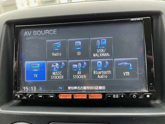 自社認証整備工場にて納車前に徹底的にお車を点検致します。車検整備付車両は「車検整備一式」、車検ありの車両は「法定12カ月点検整備一式」を実施いたしますのでご安心ください。全車点検整備記録簿が付きます。
