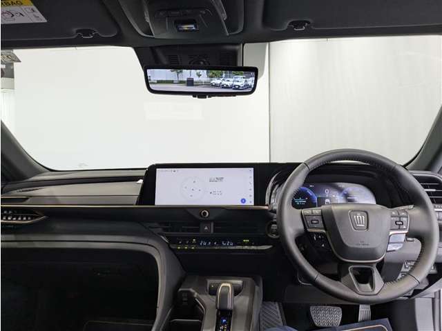 高級感のある運転席回り♪乗っていて落ち着けるデザインです。もちろん使い勝手もとても良いです。