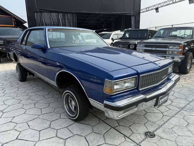 シボレー カプリスクーペ ローライダー ハイドロ 4P8B 1986年