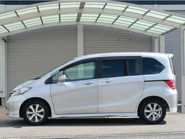 ■近隣・ご遠方のお客様問わずお電話やメールでのご商談・ご成約を数多く頂いております。弊社在庫車でお気に入りのお車がございましたらお気軽にお問合せ下さい。お答えさせて頂きます0078-6044-6623