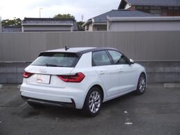 遠方へのご納車も承っております。　ご納車後は最寄のアウディ正規ディーラーで点検整備や保証修理が受けられます。