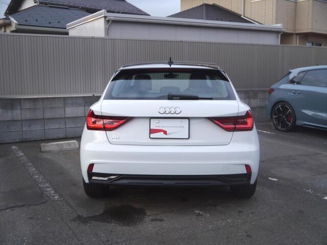 当店はアウディフォルクスワーゲンリテールジャパンの取扱車両でしたら、どちらの店舗のお車でもお取り寄せ可能です。