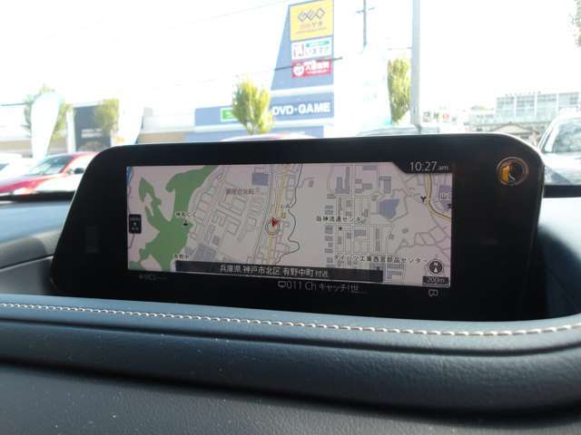 純正のマツダコネクトナビを装着、詳細で美しい地図画面と簡単操作が特徴です。行き先を設定すれば、ピンポイントで案内、各種車両設定や外部入力、Bluetoothも利用できる優れものです♪♪♪♪