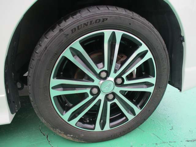 ■自社で認証工場を完備していますので、ご購入後の点検整備や車検はもちろん、タイヤ交換やオイル交換などの軽作業もお任せ下さい！