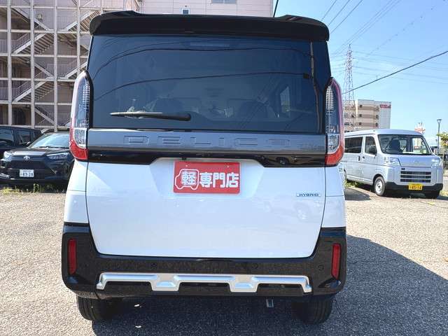 【鈑金】カーボなら特許取得のカーボスルーシステム(特許第2955240号)で修理時間を短縮、修理費を抑える事が可能です。 板金が安い！でも安いからと言って手を抜きません！
