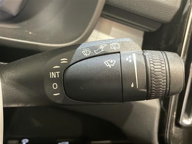 LIBERALAは、輸入車選びの新たなスタイルを提案するインポート・セレクト・ブランドです。オーナー様となる方がクルマから直接感じる感性を第一にした、最良の一台との出会いをコーディネートいたします。