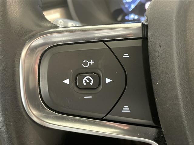 LIBERALAは、輸入車選びの新たなスタイルを提案するインポート・セレクト・ブランドです。オーナー様となる方がクルマから直接感じる感性を第一にした、最良の一台との出会いをコーディネートいたします。