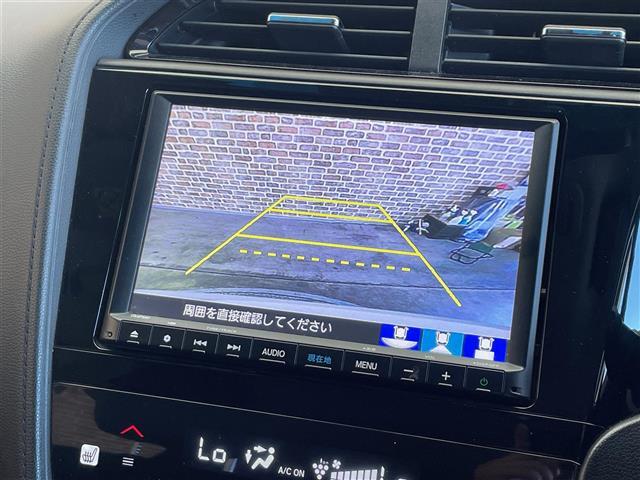 【バックカメラ】便利なバックカメラ装備で安全確認を頂けます。駐車が苦手な方にもオススメの便利機能です♪