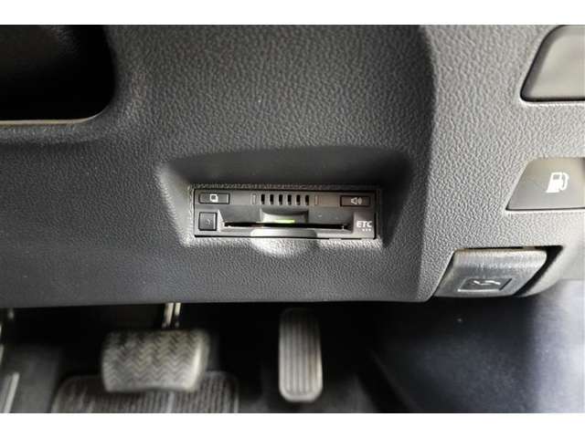 ETC車載器付きです。高速道路の料金所もスムーズに通過できます。
