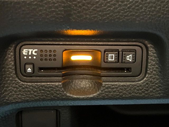 【ETC】高速道路の料金所をストレスなく通過！話題のスポットやサービスエリアに多い「スマートIC」利用時は必須のアイテムです。当店でセットアップを実施、ご納車当日からすぐにご利用いただけます！