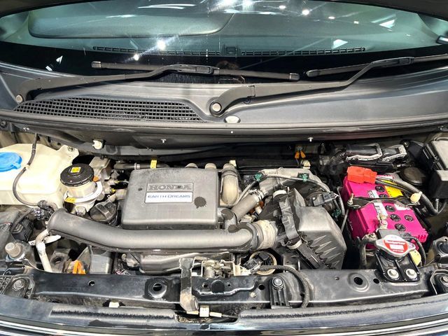 親切・丁寧な専門メカニックスタッフが応対！・車検・点検整備・事故等の修理などアフターサービスも安心。お車のカスタマイズもネクステージのサービススタッフまでご相談ください！