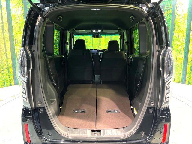 普段のお買い物や通勤、送迎等に十分な荷室スペースを確保しております。セカンドシートを倒すと、大きな荷物の積載も可能です♪