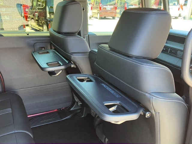 店舗併設のサービス工場にてホンダ車を知り尽くしたサービススタッフが心を込めて納車整備を実施致します。