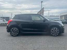 ◆ルームクリーニング◆中古車は匂いや汚れが気になる...そんな不安を和らげるルームクリーニングも施工可能です。是非ご相談ください。