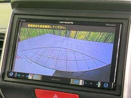 【バックカメラ】駐車時に後方がリアルタイム映像で確認できます。大型商業施設や立体駐車場での駐車時や、夜間のバック時に大活躍！運転スキルに関わらず、今や必須となった装備のひとつです！