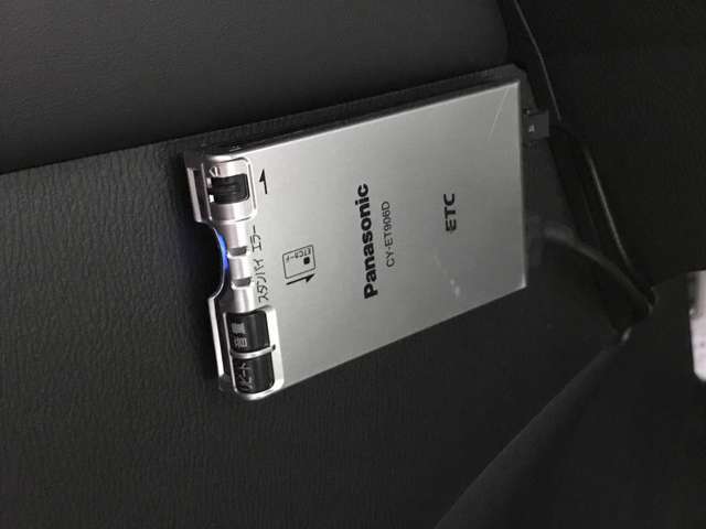 ☆最近増えてきましたスマートインターチェンジは、このETC車載器が無ければ通過することができません。もはや無くてはならない必須アイテムですね。☆