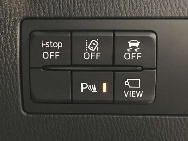 運転席回りのスイッチで安全装備のON/OFFも簡単に！
