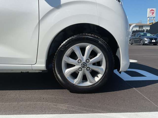 足元が引き締まって見えるデザインになっております☆