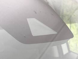【トヨタセーフティセンス】走行中に前方の車両等を認識し、衝突しそうな時は警報とブレーキで衝突回避と被害軽減をアシスト。より安全にドライブをお楽しみいただけます。