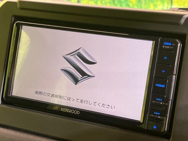 【純正ナビ】人気の純正ナビを装備。オーディオ機能も充実しており、Bluetooth接続すればお持ちのスマホやMP3プレイヤーの音楽を再生可能！毎日の運転がさらに楽しくなります！！